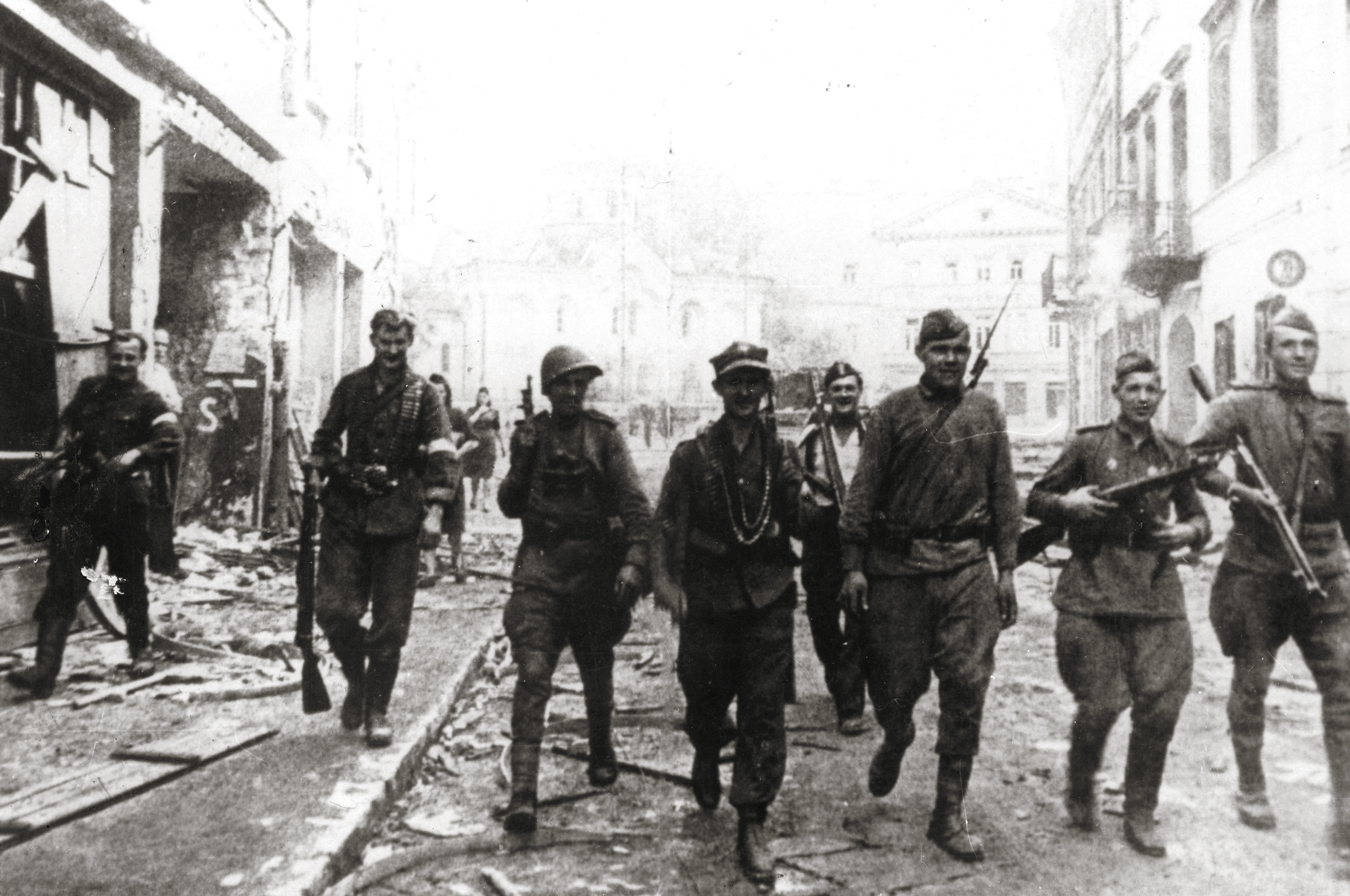 Soviet and Home Army soldiers patrol together in Vilnius, July 1944.