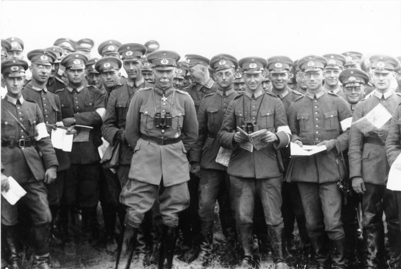 Hans von Seeckt (center) with German officers at maneuvers in Thuringia, 1925.