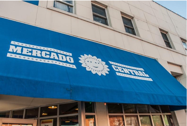 Mercado Central is a shopping center for Latinxs from both Minneapolis and across Minnesota. (Photograph courtesy of the author)