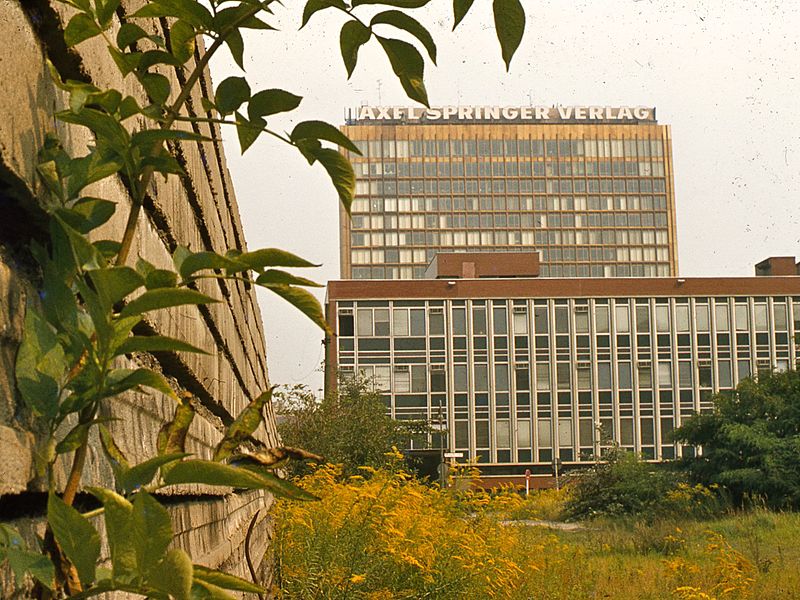 The Springer Press Building next to the Berlin Wall in 1977.