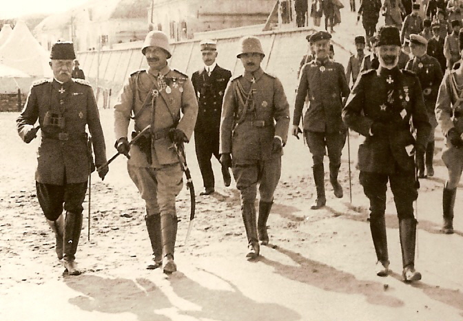 Enver (center) and Wilhelm (second from left) survey the battlefield of Gallipoli in 1917.