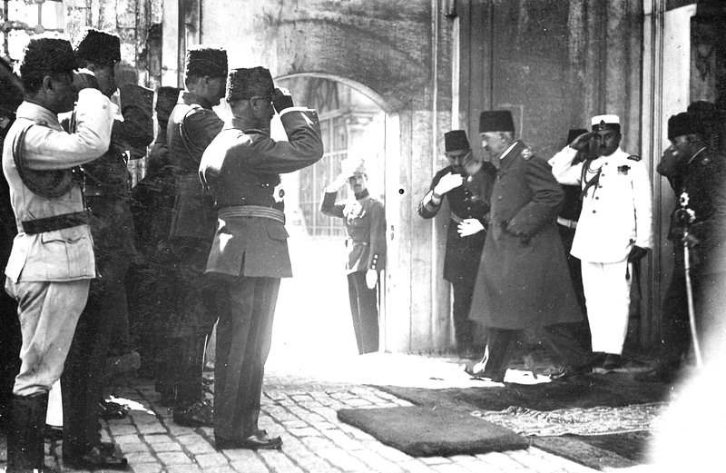 Days before exile in 1922, Sultan Vahideddin (Mehmed VI) the last Ottoman emperor, departs from the backdoor of the Dolmabahçe Palace in Istanbul.