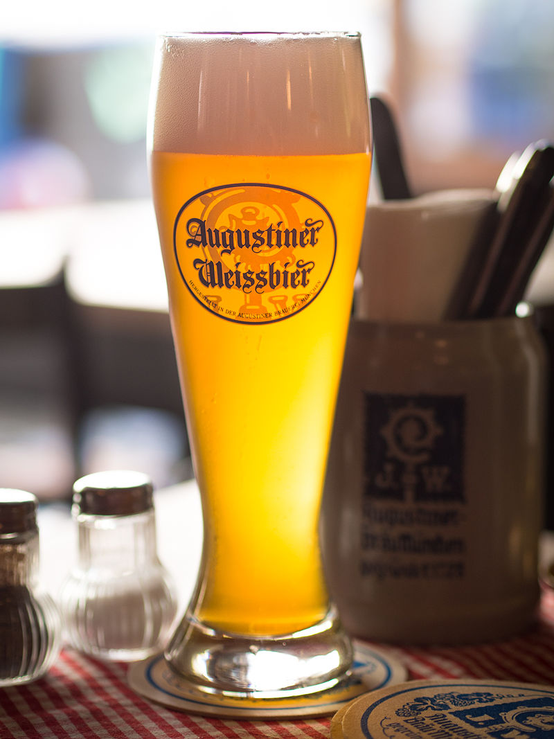 A traditional glass of Weissbier.