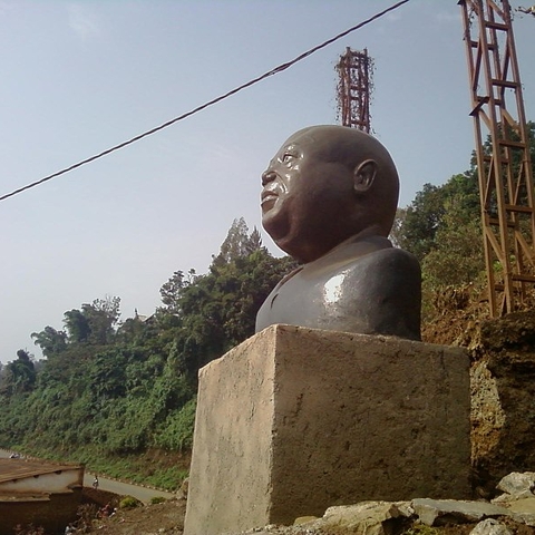 A bust of Laurent-Désiré Kabila.