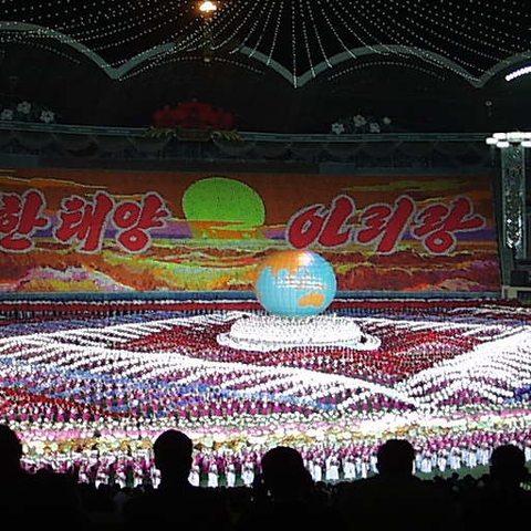 Image of the Arirang Performance. Orchestrated sign display by the audience, May Day 2002