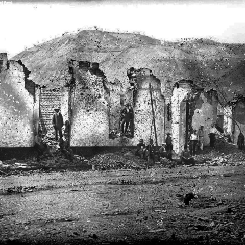 Ruins of Chorrillos after the battle of January 13, 1881. Photograph by Eugene Courret. Glass Plate. National Library of Peru Collection.