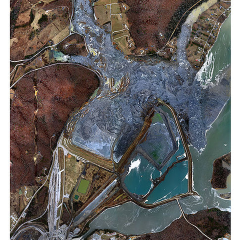 Aerial image of a coal fly ash slurry spill in Kingston, Tennessee, taken the day after the spill in December 2008