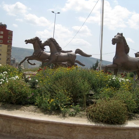 Iraqi Kurdistan celebrated the Kurdish horse in 2011 with four statues.
