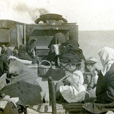 Pilgrims on the Hijaz Railway in 1907.
