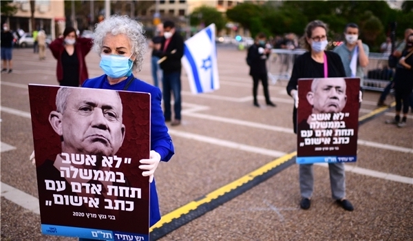 2,000 Israelis in Tel Aviv protest a proposed coalition government led by Benjamin Netanyahu.