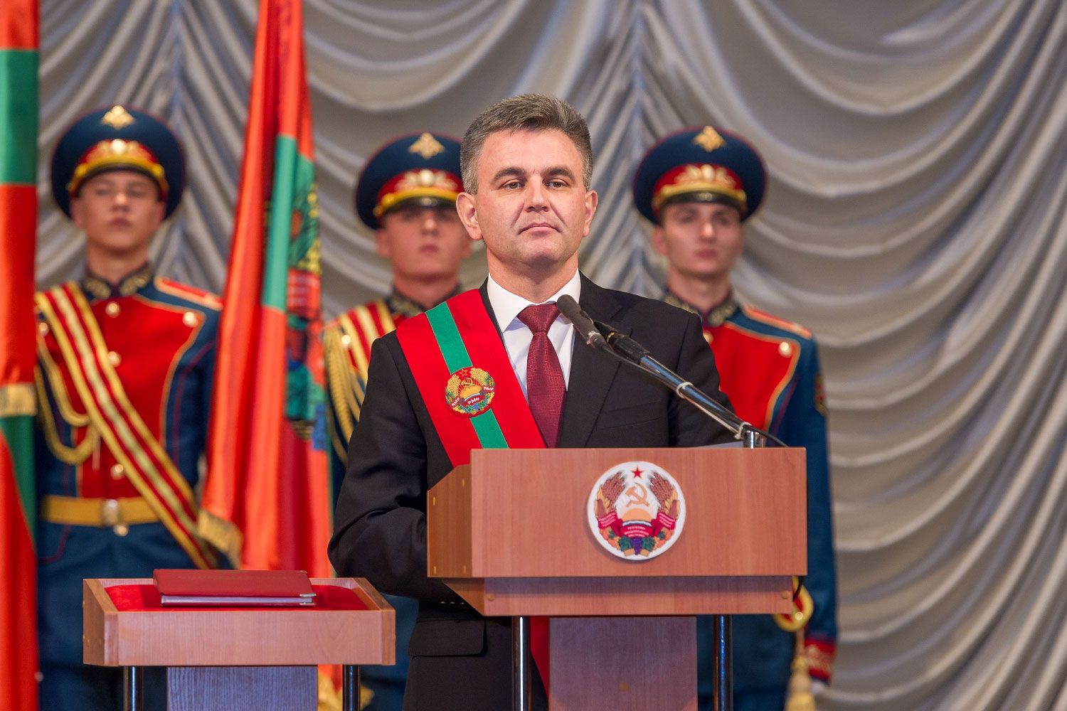 Vadim Krasnoselsky during his inauguration in 2016.