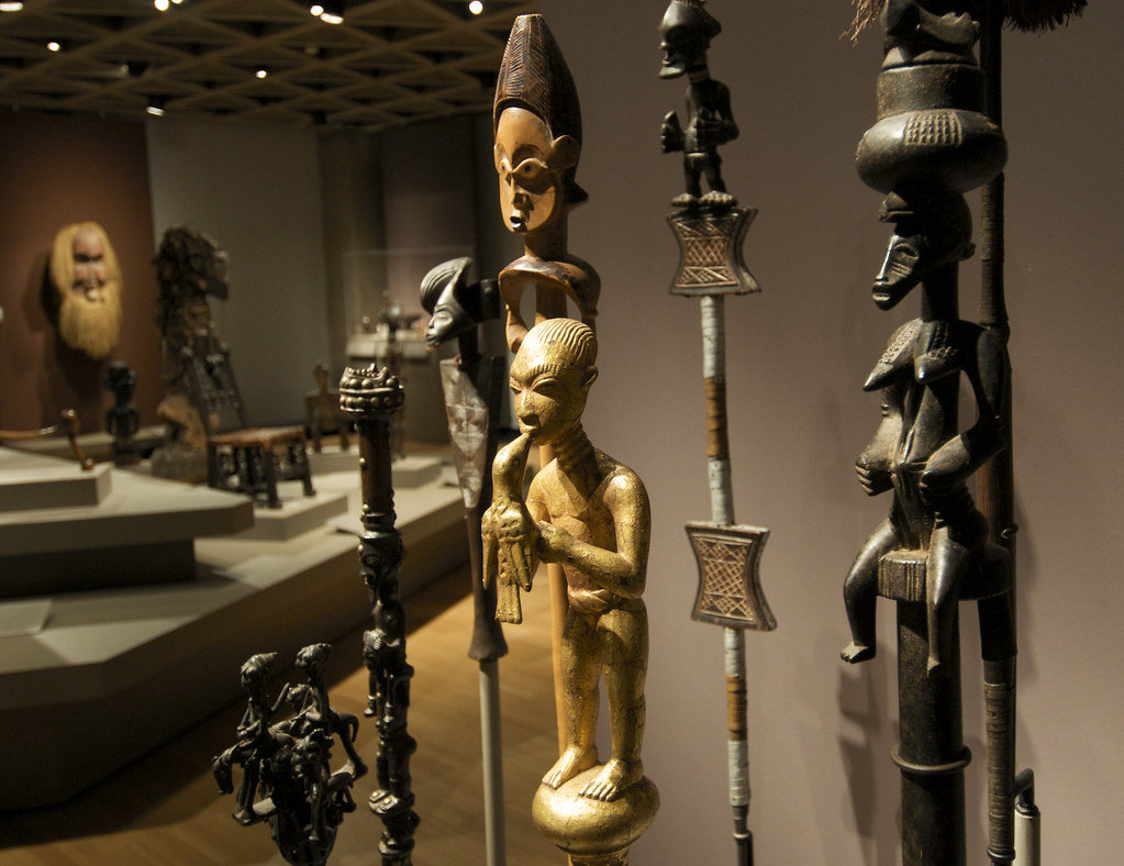 An gallery containing African art and artifacts at the Yale University Art Gallery.