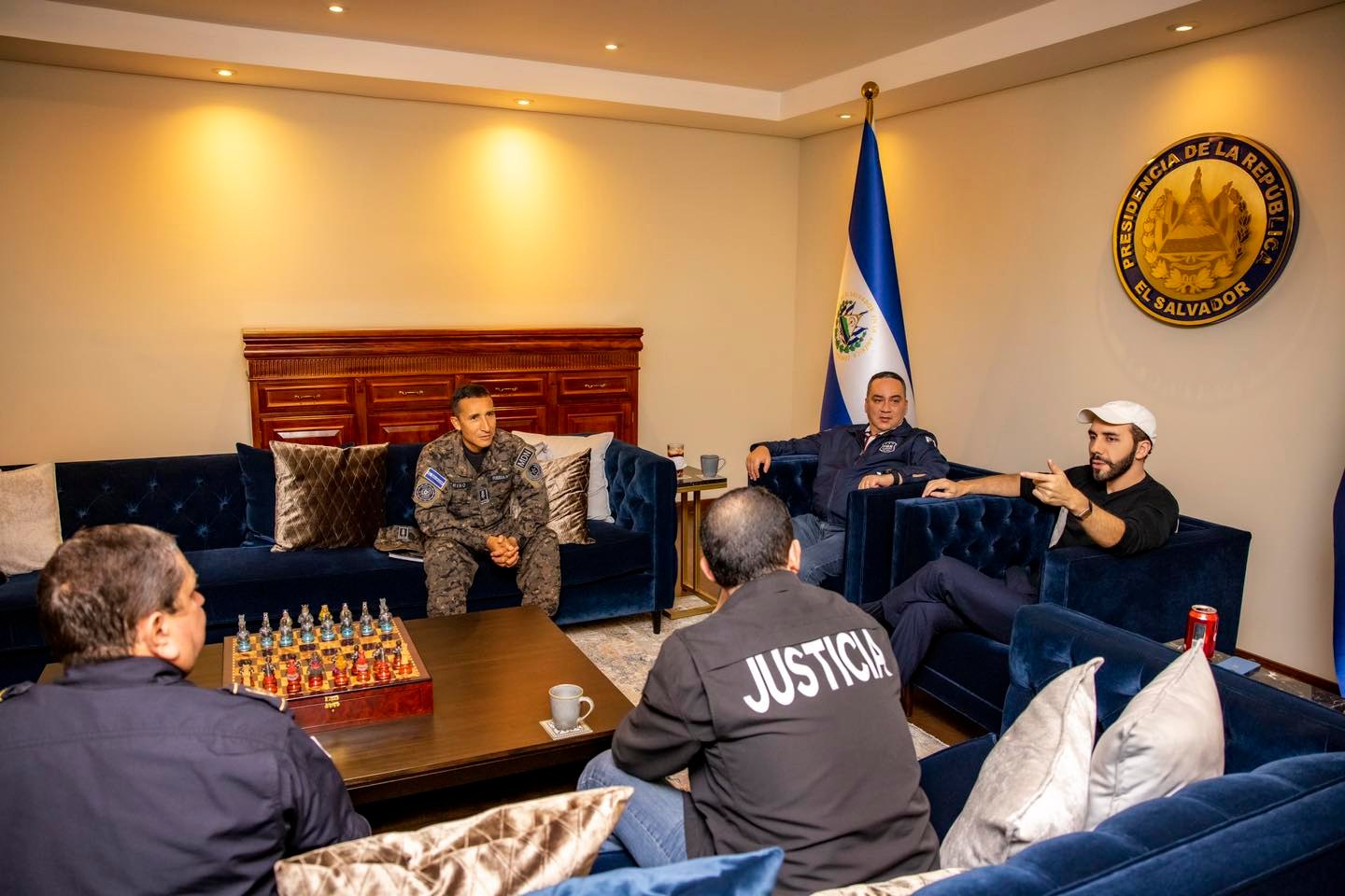 From the Presidencia de la República de El Salvador's Facebook page. "President Nayib Bukele meets with the Security Cabinet to discuss strategy against the femicides caused in recent days in our country." February 12, 2023.