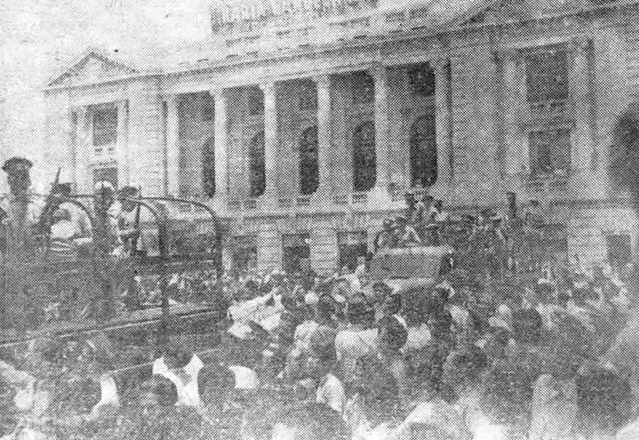 The attempted coup against General Maximiliano Hernández Martínez in San Salvador, 1944.