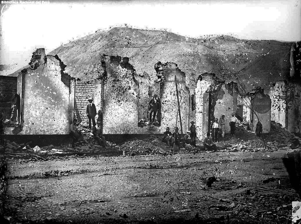 Ruins of Chorrillos after the battle of January 13, 1881. Photograph by Eugene Courret. Glass Plate. National Library of Peru Collection.