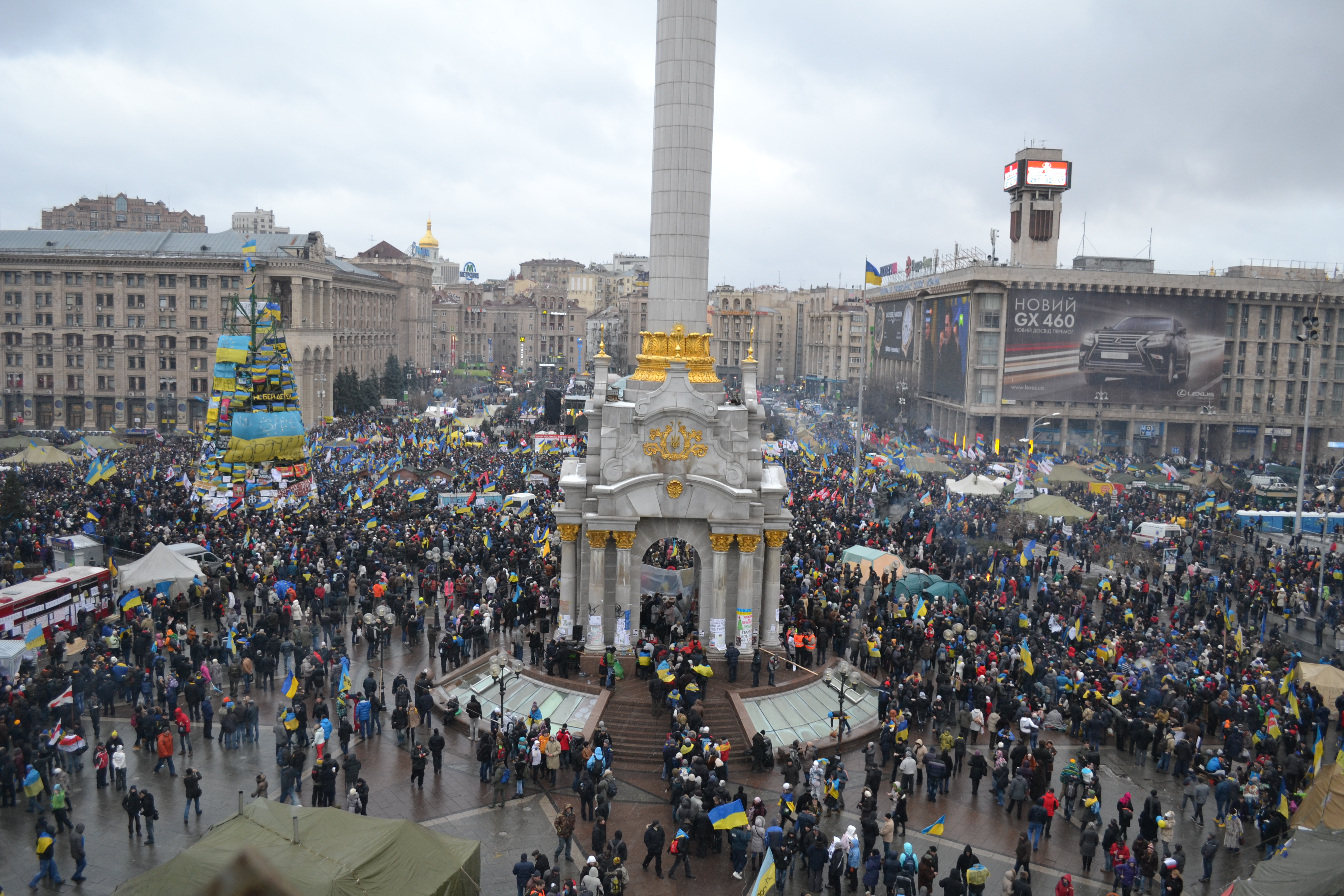 A bird’s-eye view of the occupied Maidan on December 8, 2013.