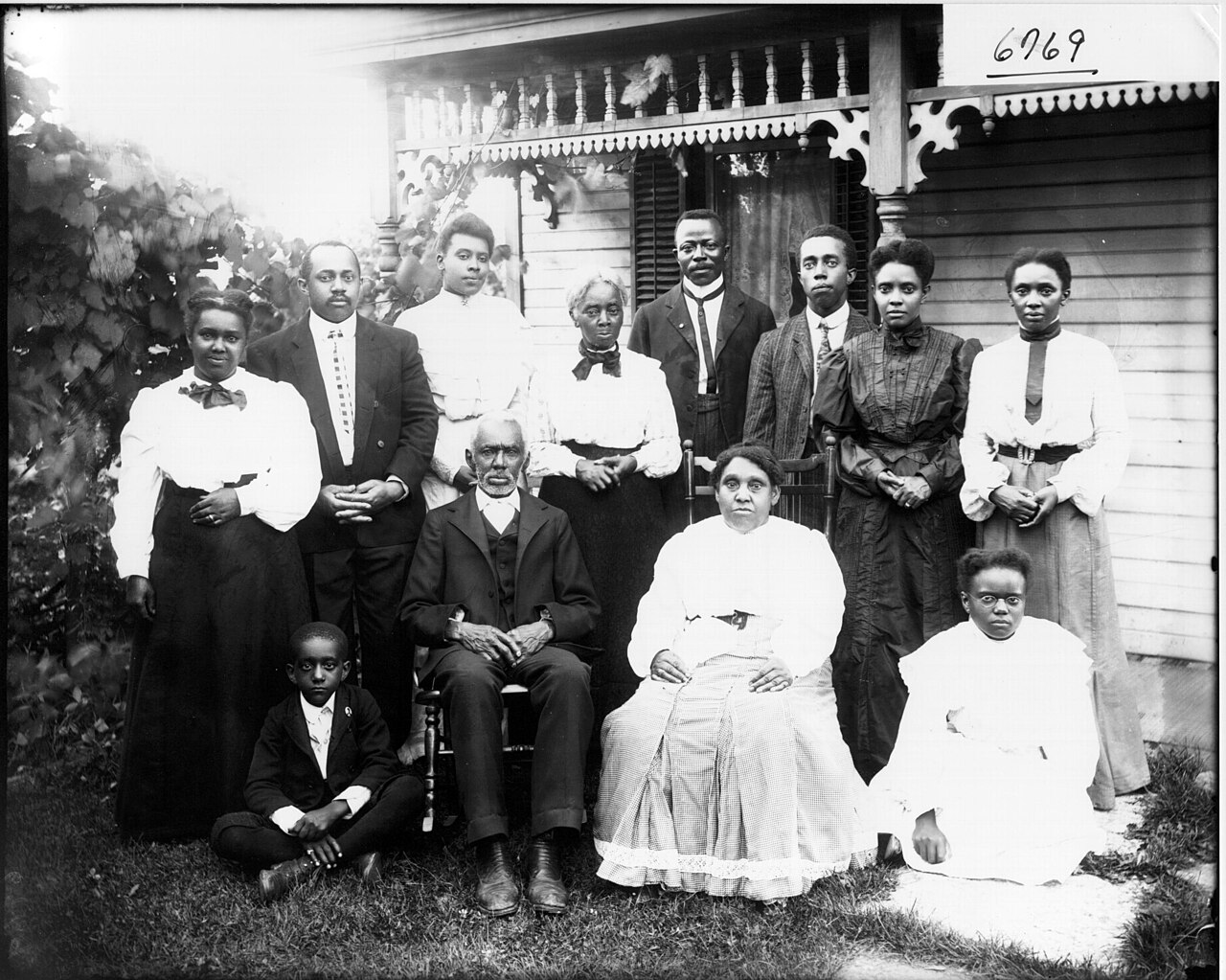 John Hastings and his family pictured at their home in Oxford, Ohio, 1905.