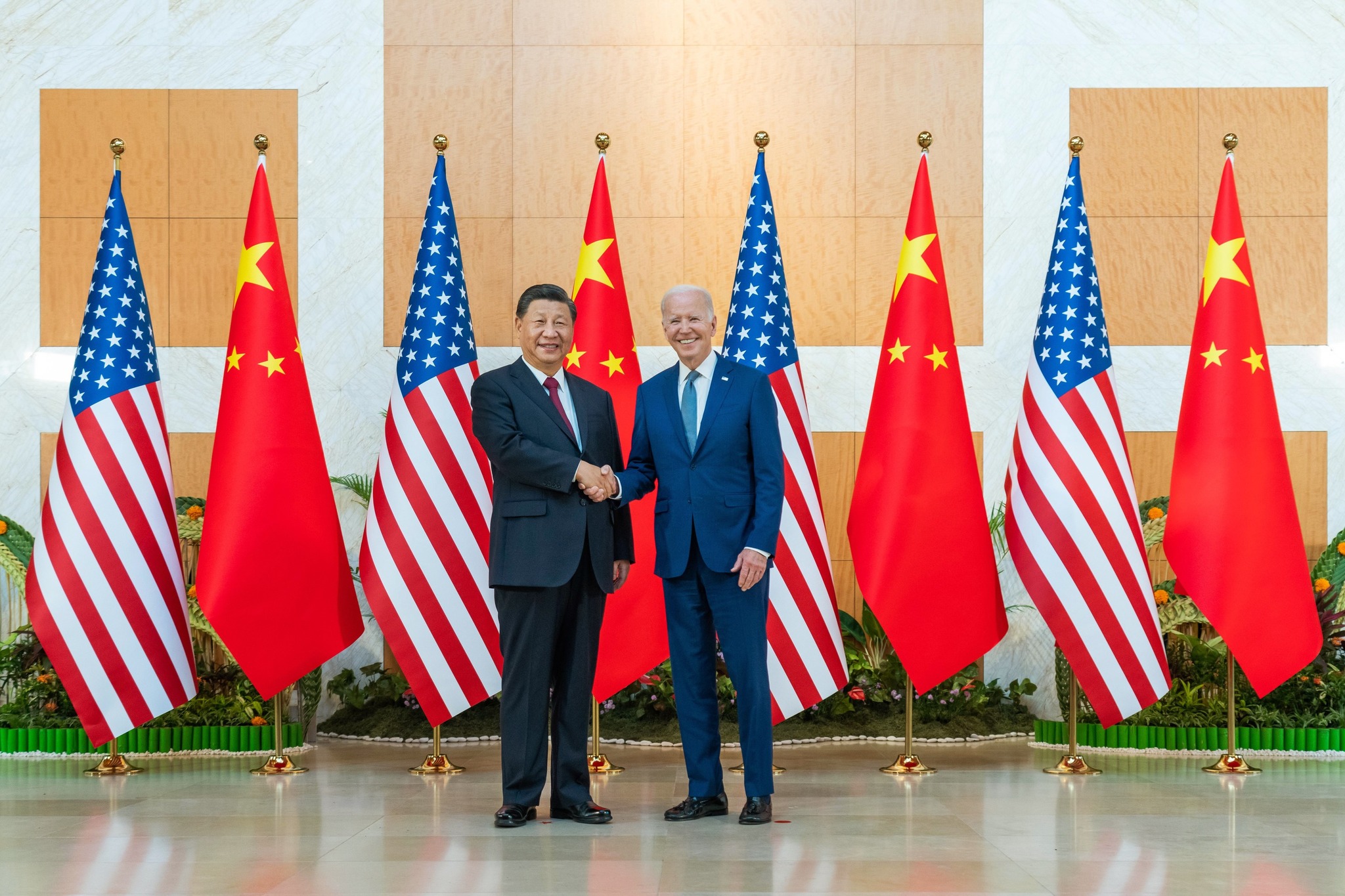 Chinese leader Xi Jinping with U.S. President Joe Biden at the 17th G20 in Bali, November 2022.