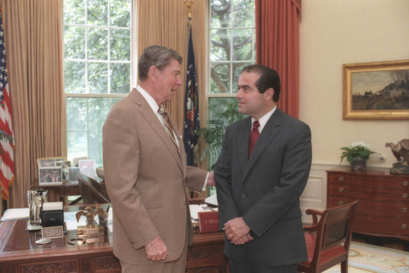 U.S. President Ronald Reagan and Antonin Scalia in the Oval Office, 1986.