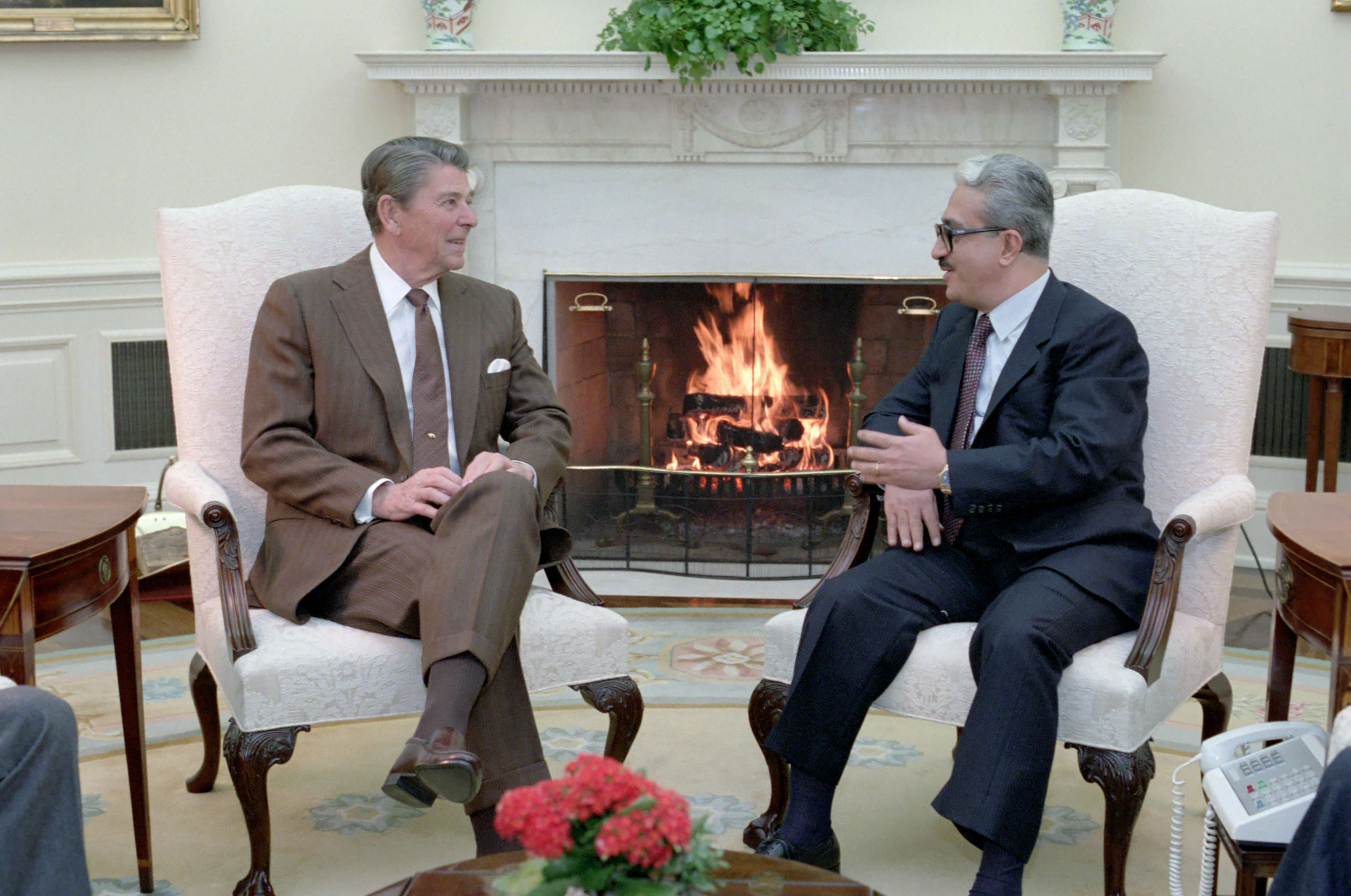 Ronald Reagan hosts then-Iraqi foreign minister Tariq Aziz of the Saddam Hussein administration at the White House, 1984.