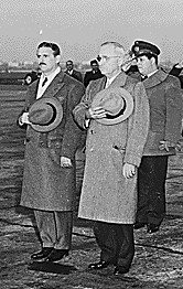 Carlos Prío Socarrás with President Harry Truman, 1948, illustrating close U.S.–Cuban relations during the constitutional period.
