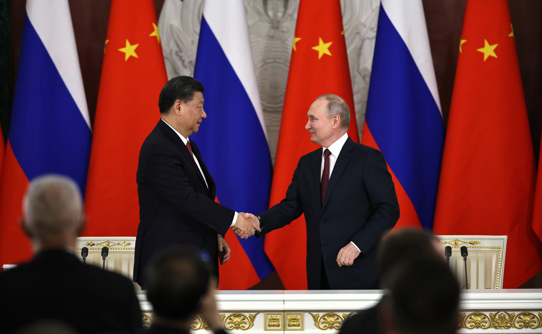 Russian President Vladimir Putin welcomes Chinese President Xi Jinping to Moscow during his visit to Russia in March 2023.