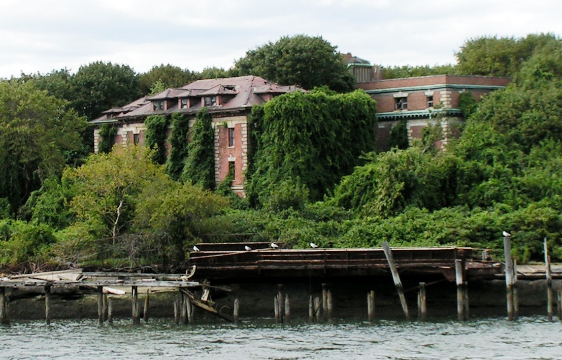 The remains of Riverside Hospital on North Brother Island, 2006.
