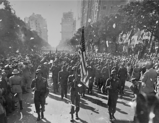 Crowds jam the streets of Rio to watch the BEF’s homecoming parade. Members of the U.S. Army’s 10th Mountain Division lead the procession down Avenida Rio Branco. Photograph, Phil Twombly Collection, MI888, 10th Mountain Division Resource Center, Denver Public Library (DPL). Image courtesy of the DPL.