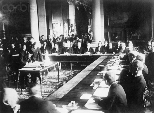 Mehmed Hâdî Pasha signs the Treaty of Sèvres.