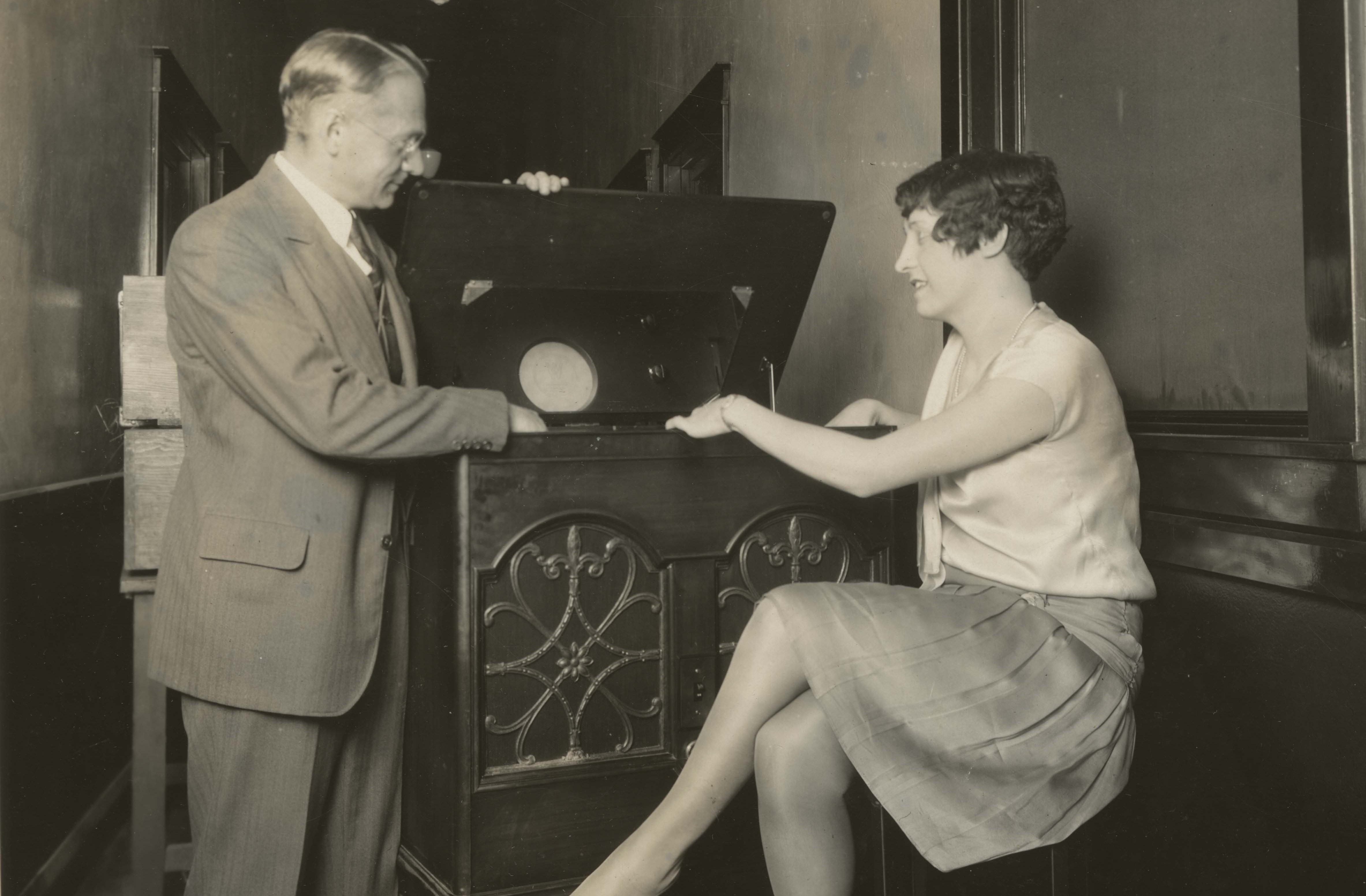 Vladimir Zworykin demonstrates electronic television, 1929.