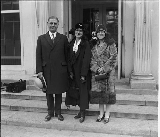 Gov. George H. Dern of Utah (left), Gov. Nellie Ross (middle), and Elizabeth Taylor (right), 1925.