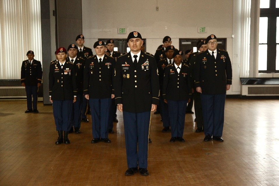 U.S. Army Soldiers wearing the Blue Army Service Uniform, 2014.