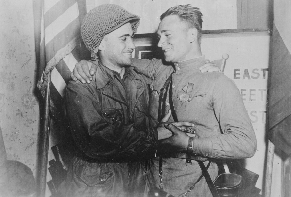 Happy 2nd Lieutenant William Robertson and Lt. Alexander Sylvashko, Soviet Army.