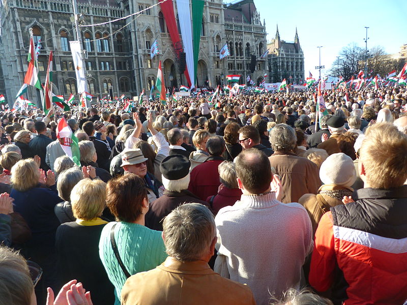 Orbán addressing crowds of supporters.