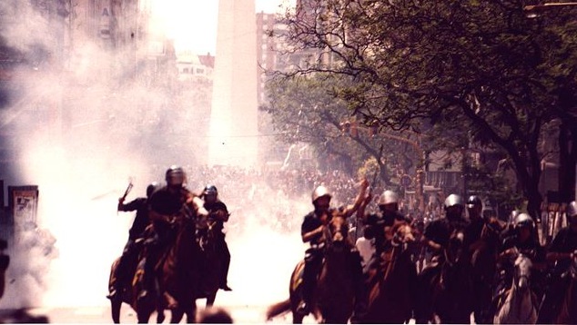 Police intervention in the 2001 riots.