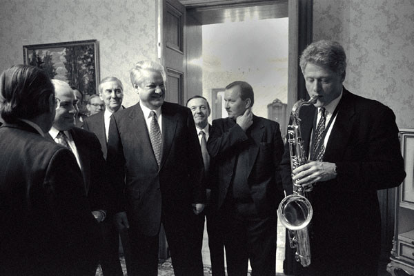 Russian President Boris Yeltsin (center) and U.S. President Bill Clinton, 1994.