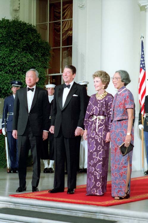 Lee Kuan Yew stands with President Ronald Reagan, Nancy Reagan, and wife Kwa Geok Choo.