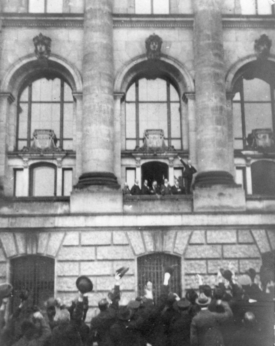 MSPD member Phillip Scheidemann proclaims the German Republic to a crowd on November 9, 1918.