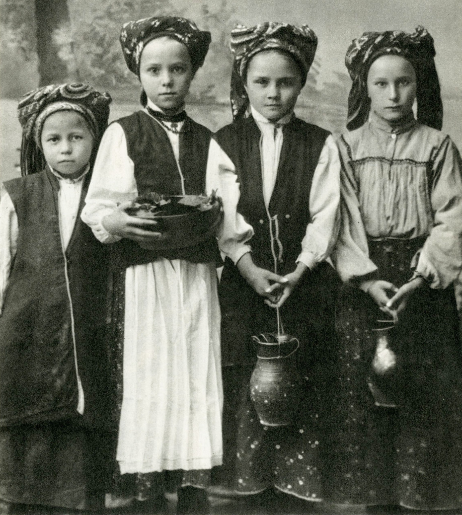 Rural Belarusian girls dressed in traditional garb.