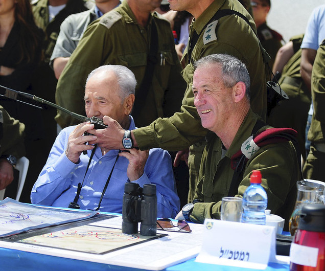 President Shimon Peres and Lt. General Benny Gantz.