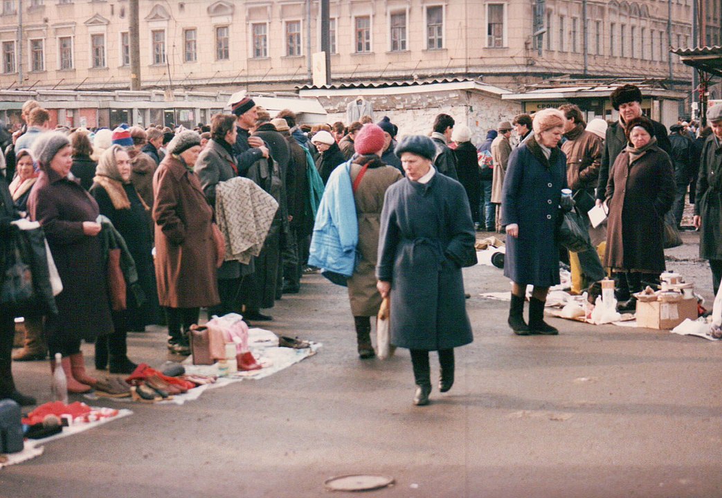 A flea market in the streets of Rostov-on-Don.