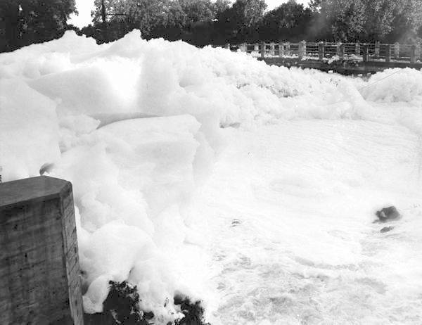 In 1955, soap suds measuring 15-feet high covered a vehicle bridge in Valley View, Ohio.