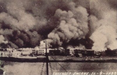 The view of the Smyrna fire in September 1922 from an Italian ship.