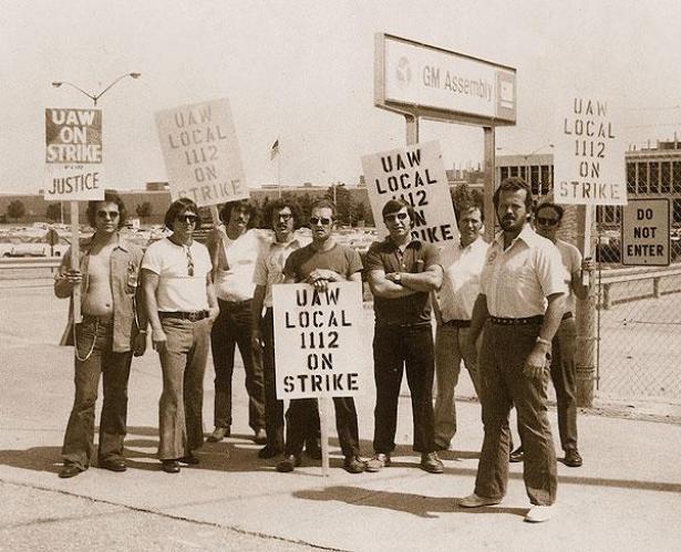 UAW strikers at Lordstown in 1974.