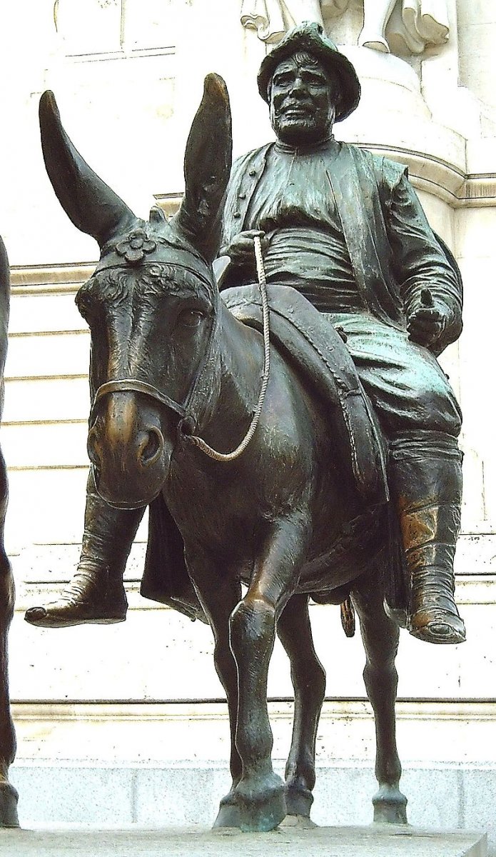 Statue of Sancho Panza.