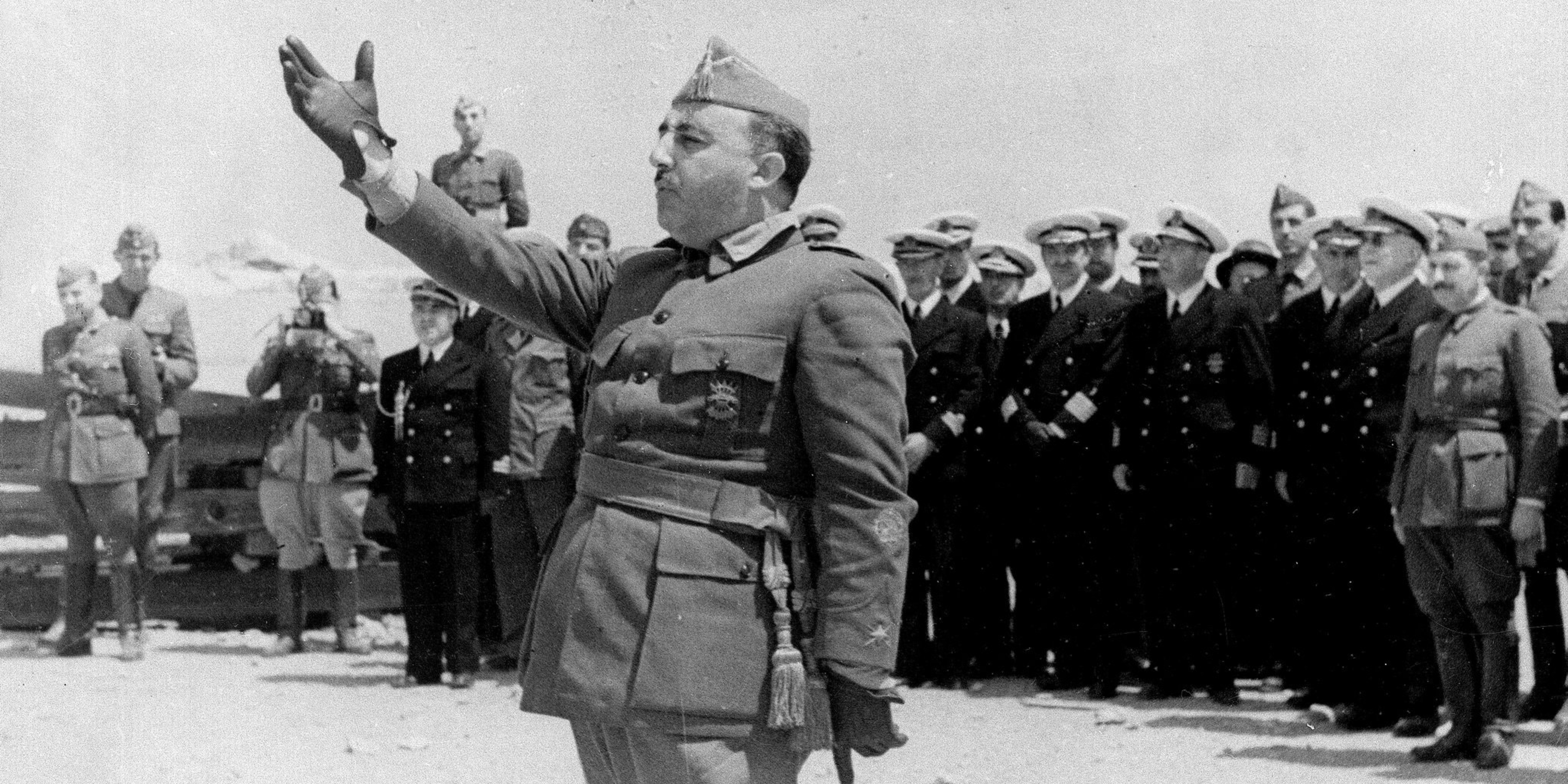 Francisco Franco speaking to his naval forces in 1938