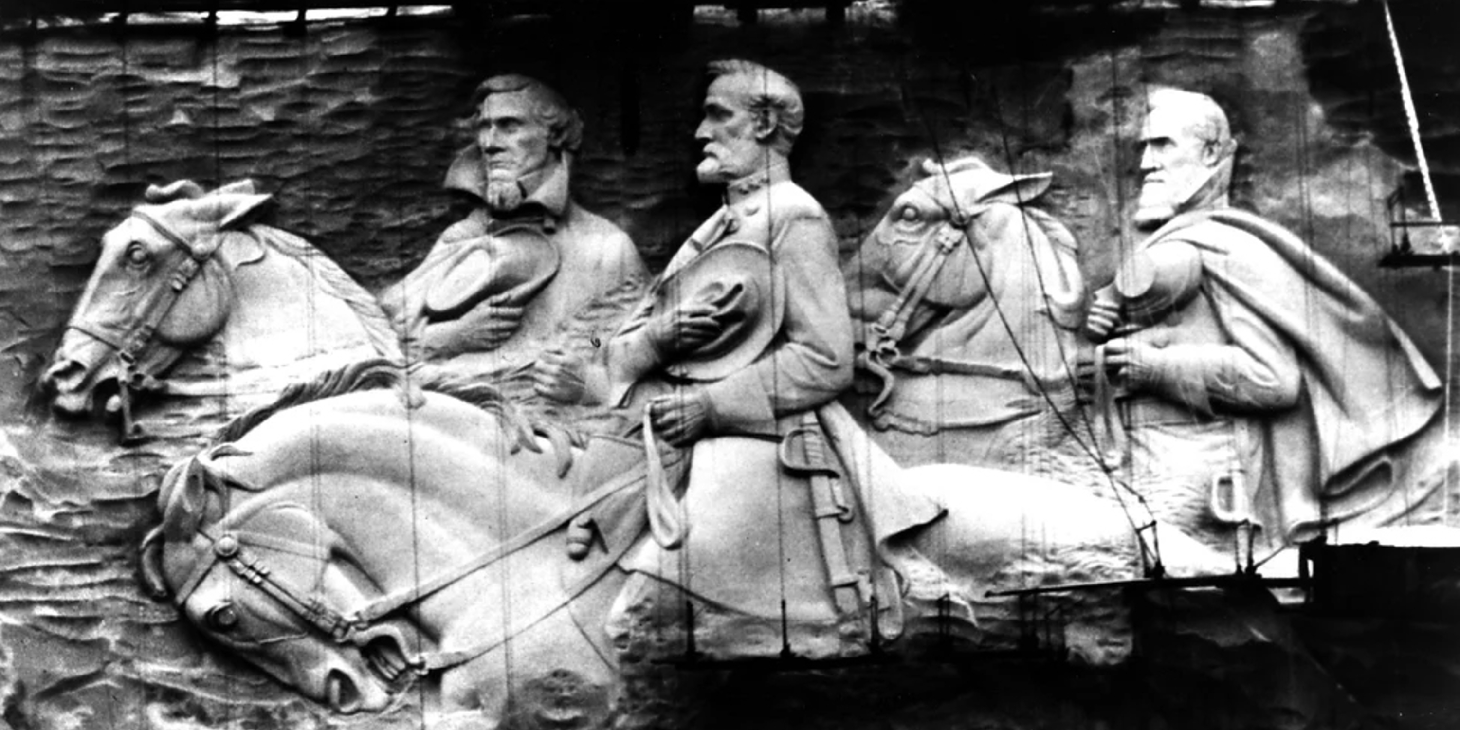 Confederate monument - Photo by Fox Photos/Stringer/Hulton Archive/Getty Images