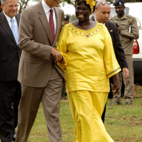 Dr. Wangari Maathai with Barack Obama