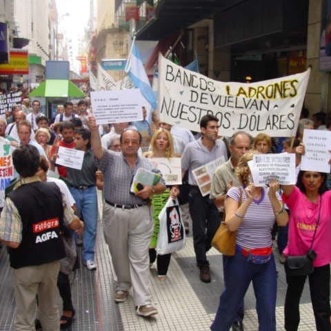 A protest against the banks and Corralito in 2002.
