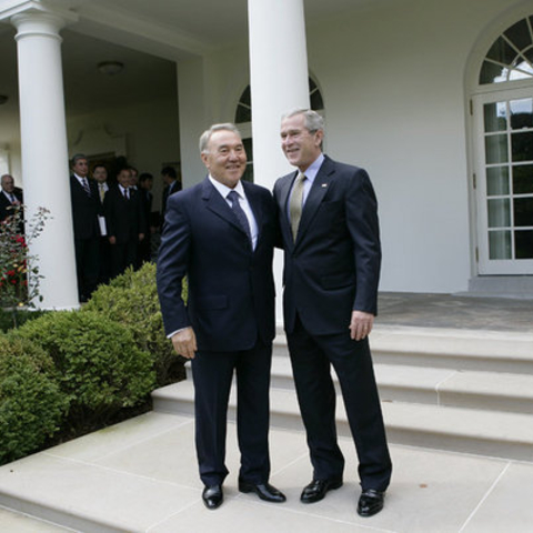 Kazakhstan President Nursultan Nazarbayev with President George Bush, 2005  